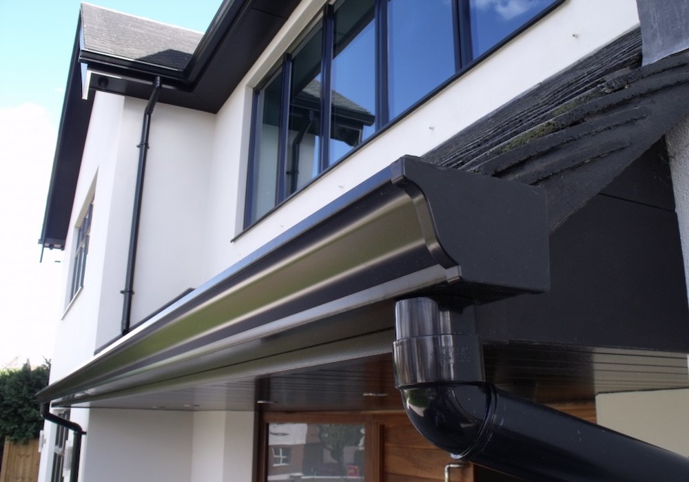 Seamless Aluminium Gutters Black PVC Downpipe